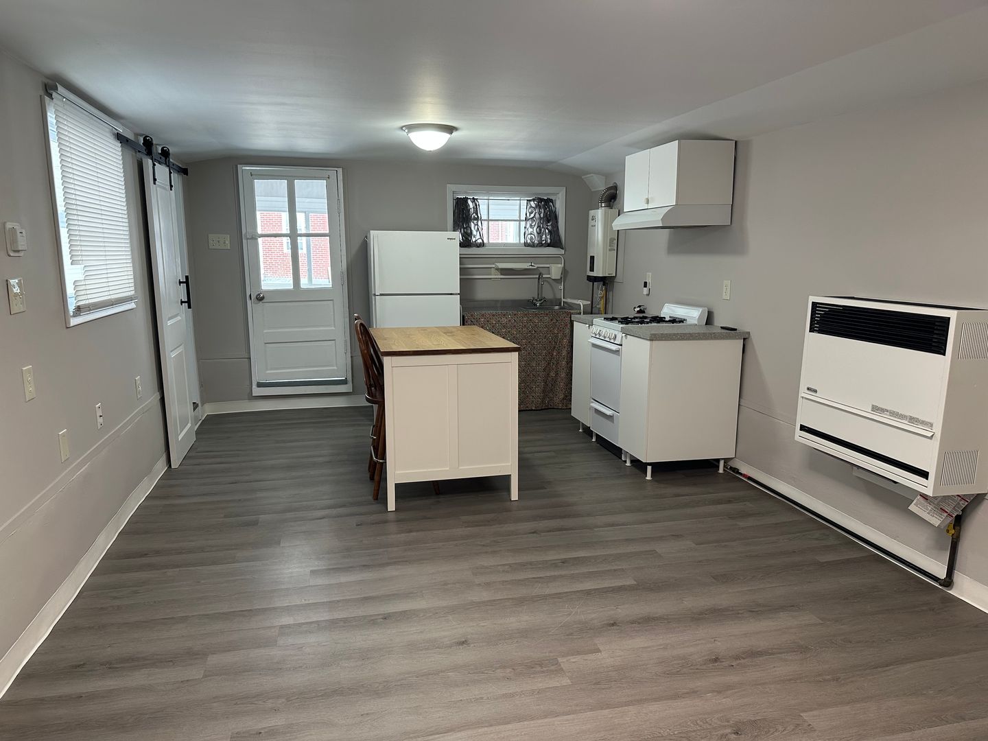 Temple Apartment: 4935 8th Ave