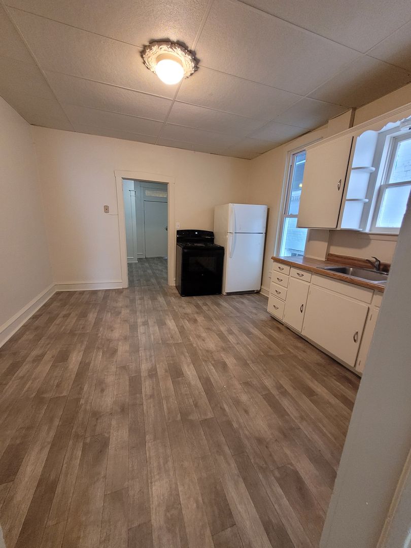 Ephrata Apartment: 86 East Franklin Street