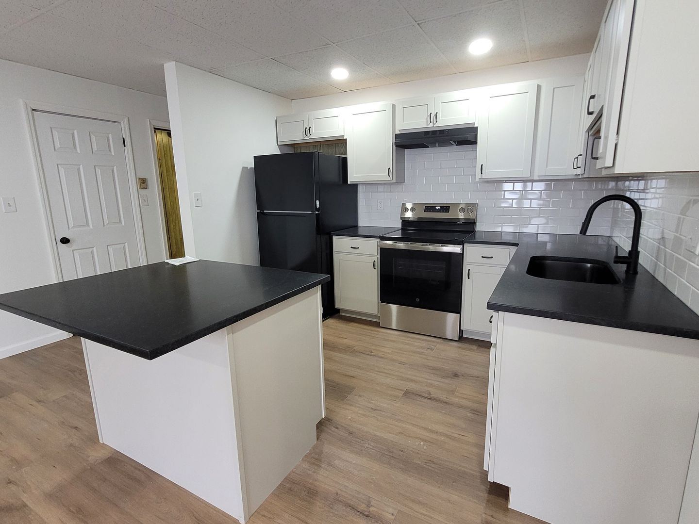 Ephrata Apartment: 25 Cloister Avenue