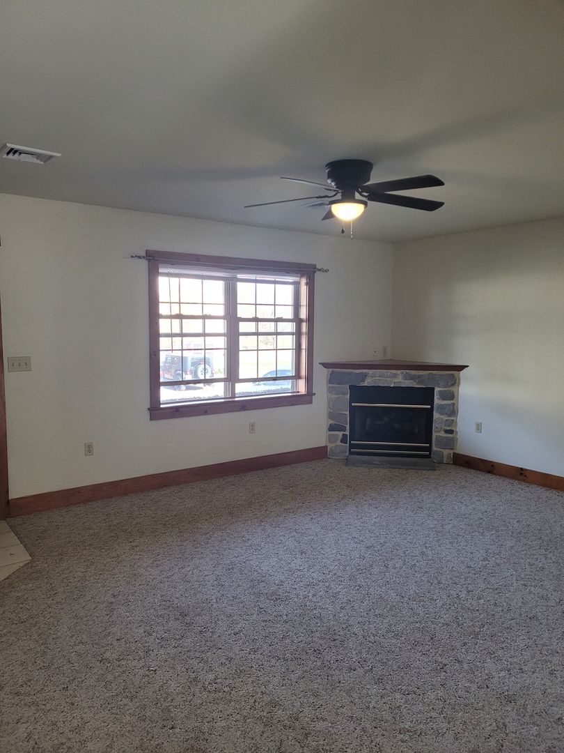 Leola Townhome: 227 Spencer Avenue