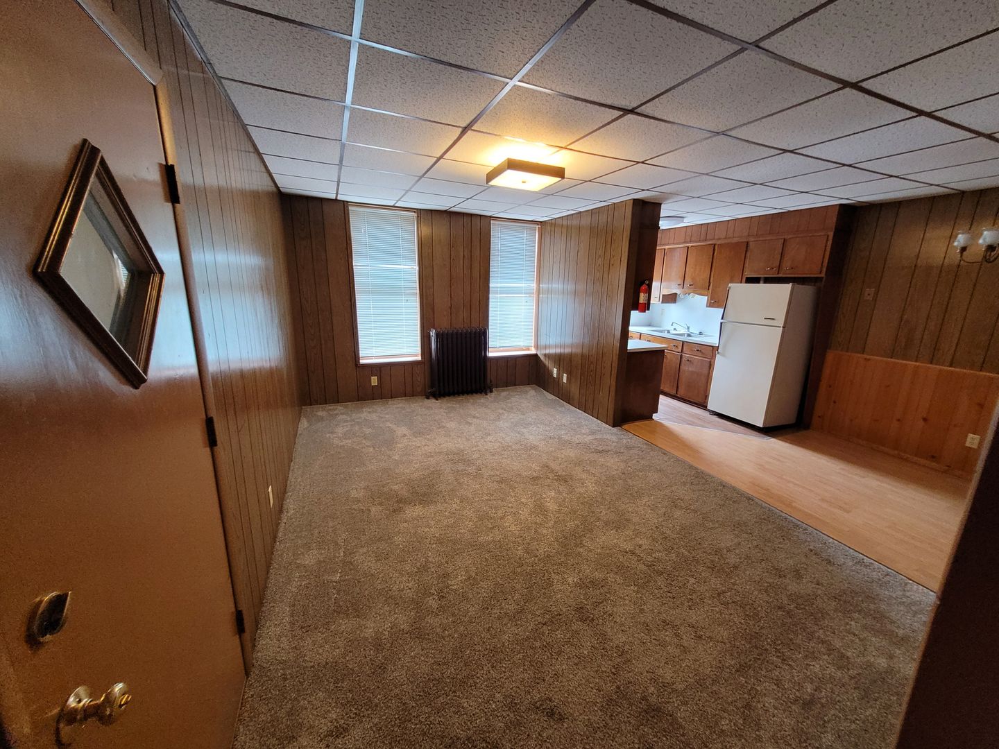 Palmyra Apartment: 402 North Railroad Street