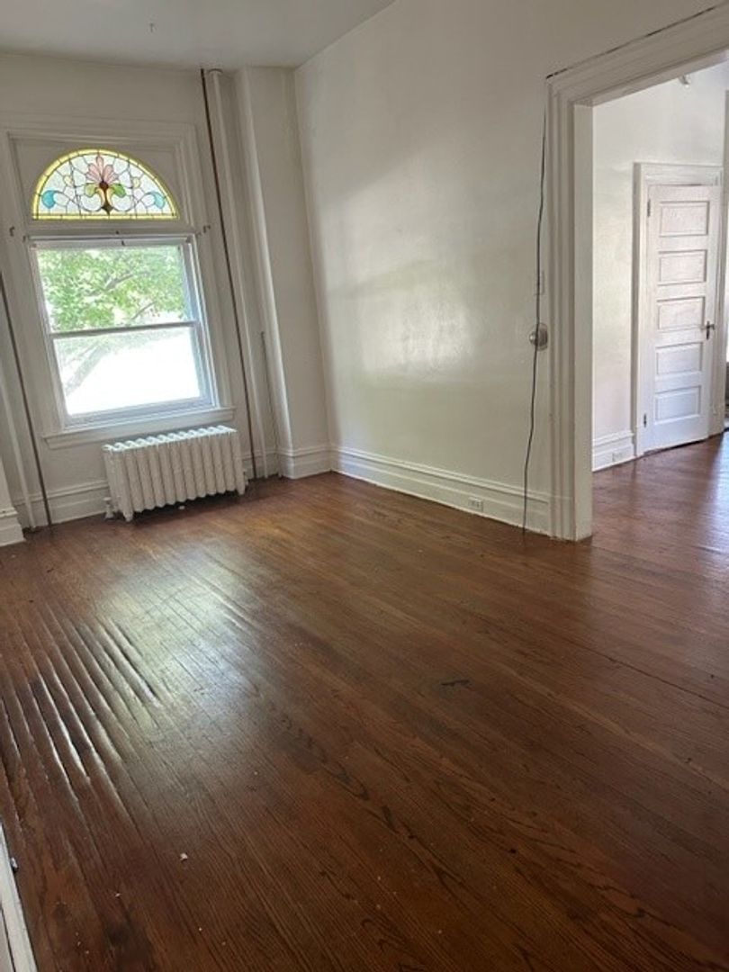 Lancaster Apartment: 50 North West End Avenue