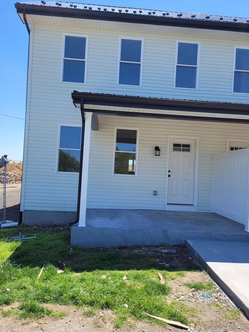 Gordonville House: 3214 Mill Lane