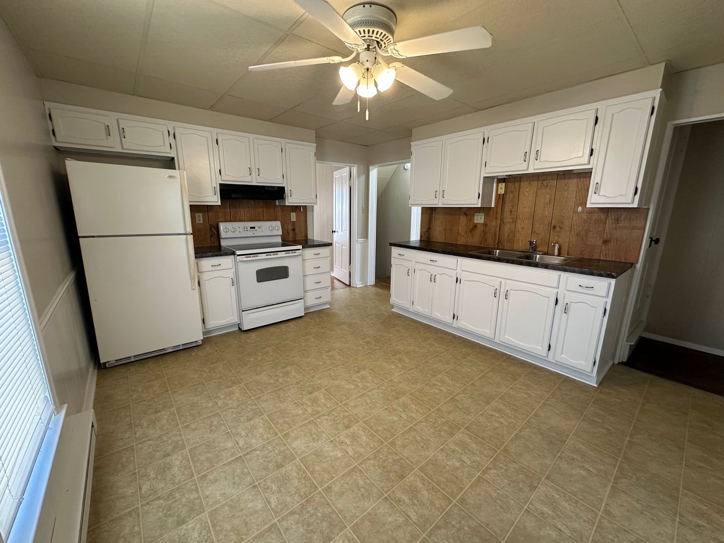 Ephrata Apartment: 50 Lincoln Avenue