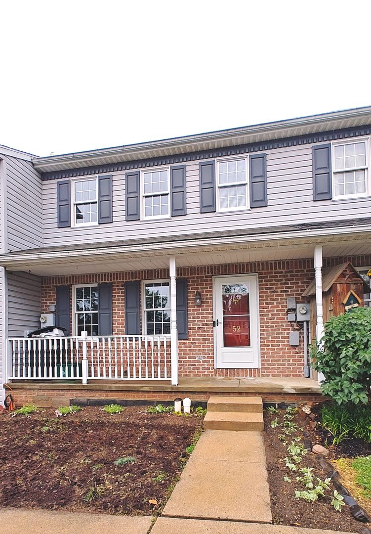 Ephrata House: 52 Michael Court