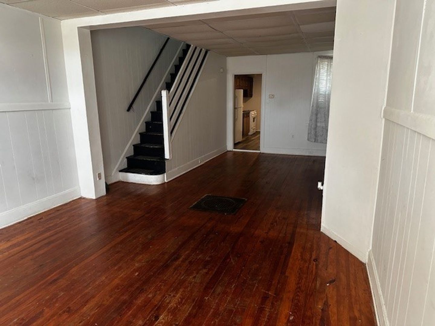 York House: 828 Wallace Street