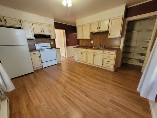 2 bedroom apartment in Ephrata
