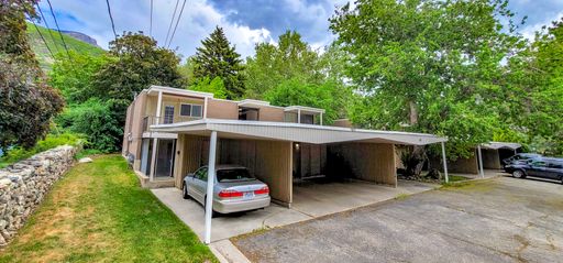 2 Bedroom 1 Bath Apartment In Great Location