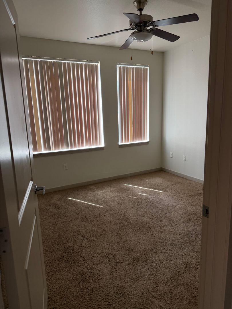 Aurora Apartment: 1305 N. Peoria St