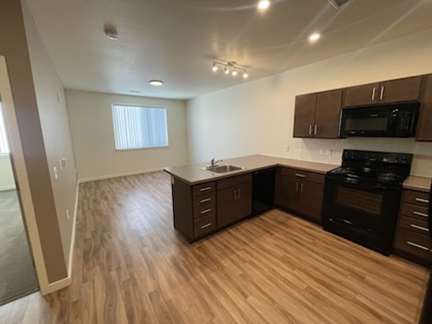 Aurora Apartment: 12251 E. Cornell Ave