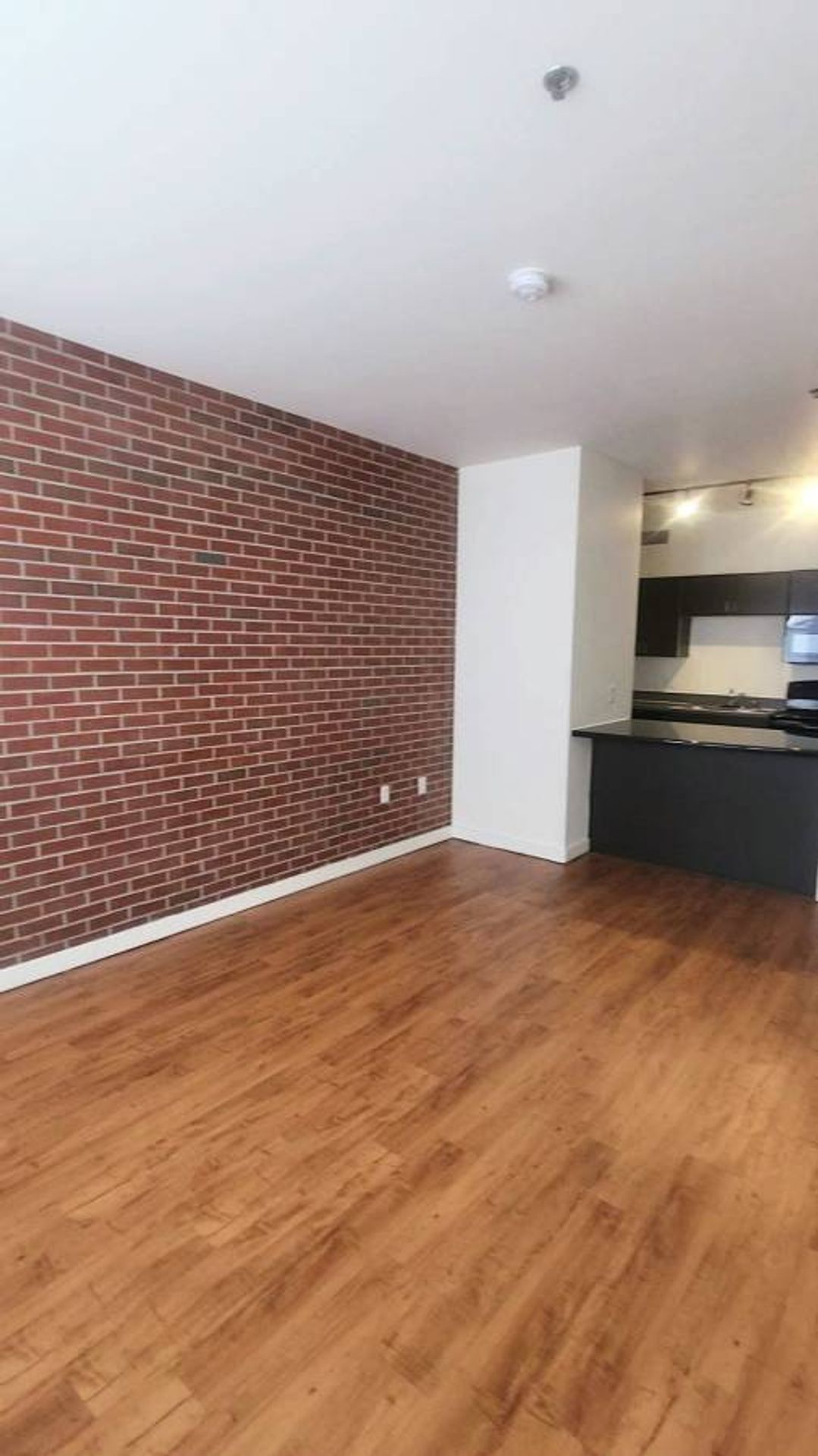 Englewood Apartment: 9783 Pyramid Ct