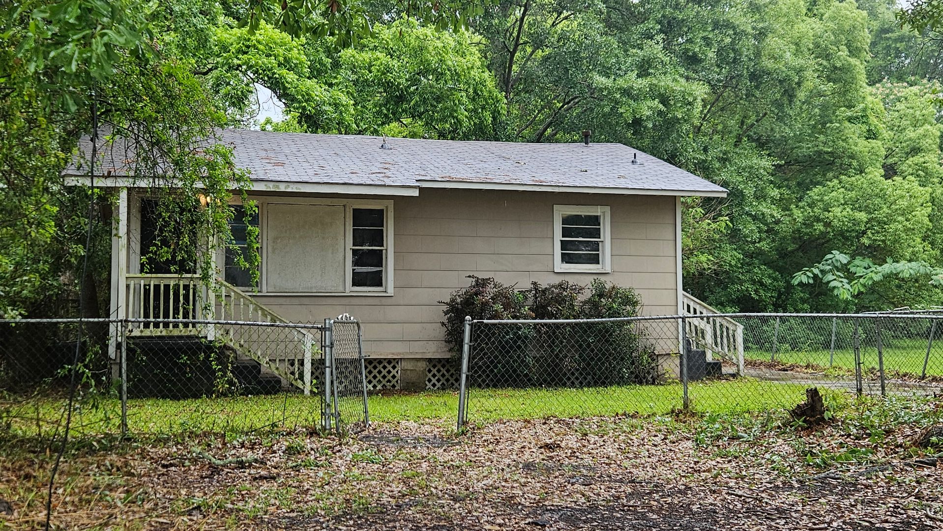 Chickasaw House: 156 9th Ave.