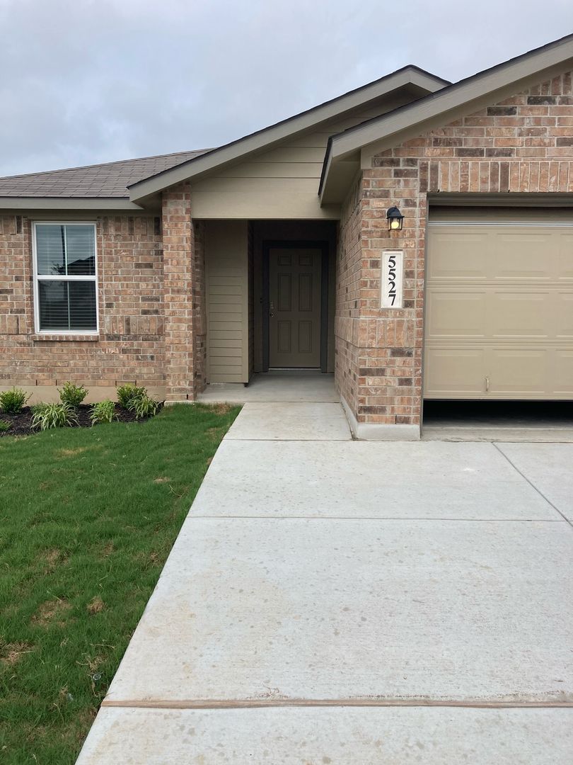 San Antonio House: 5527 Soothing Water