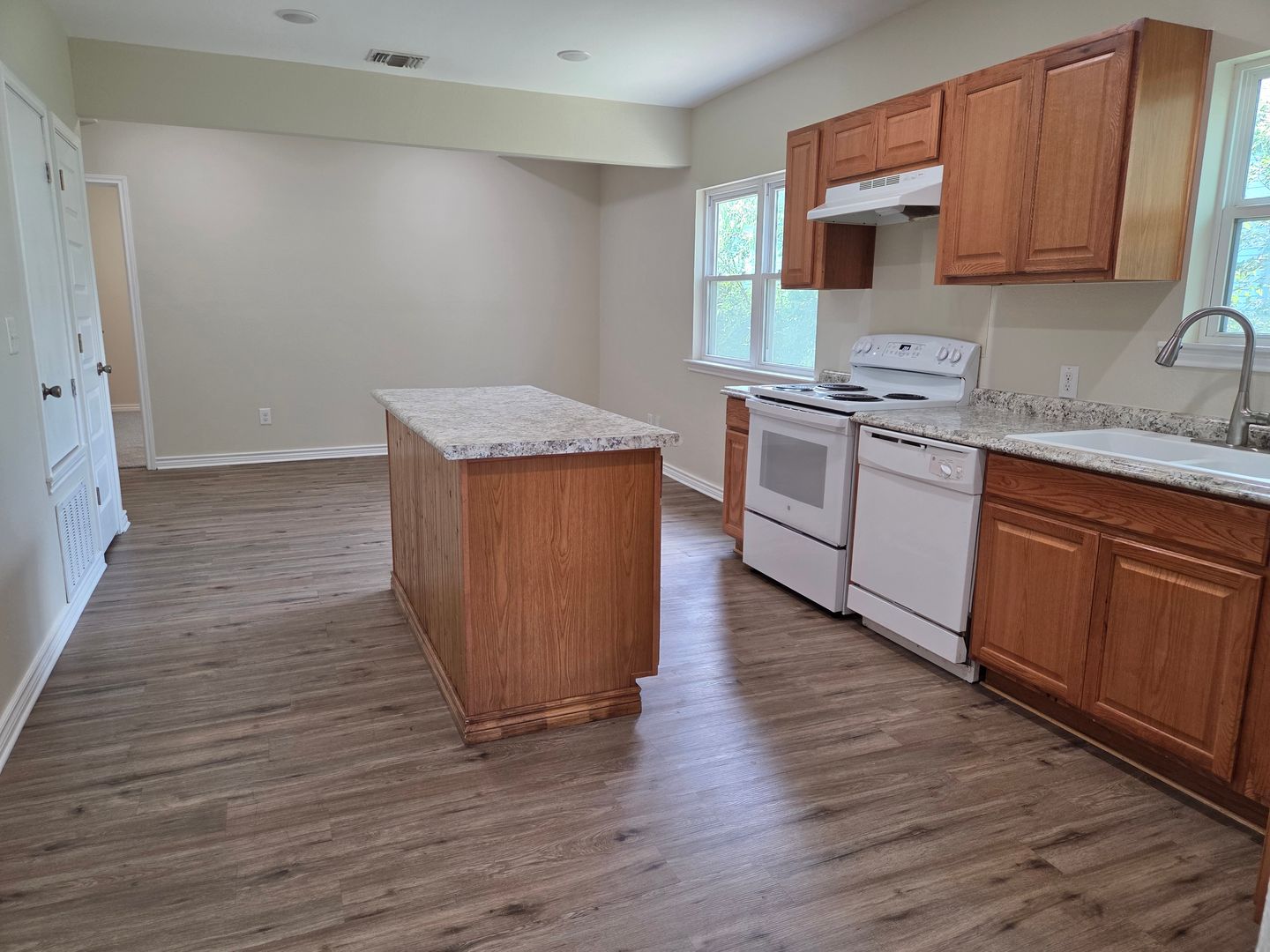 San Antonio House: 727 Menefee Blvd.