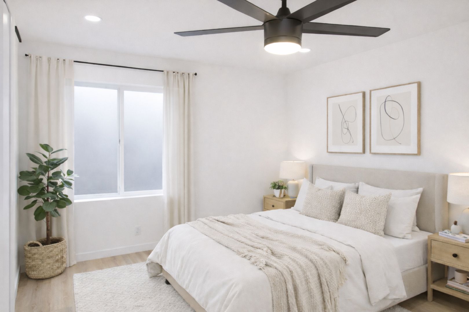 Long Beach Apartment: 748 Newport Avenue