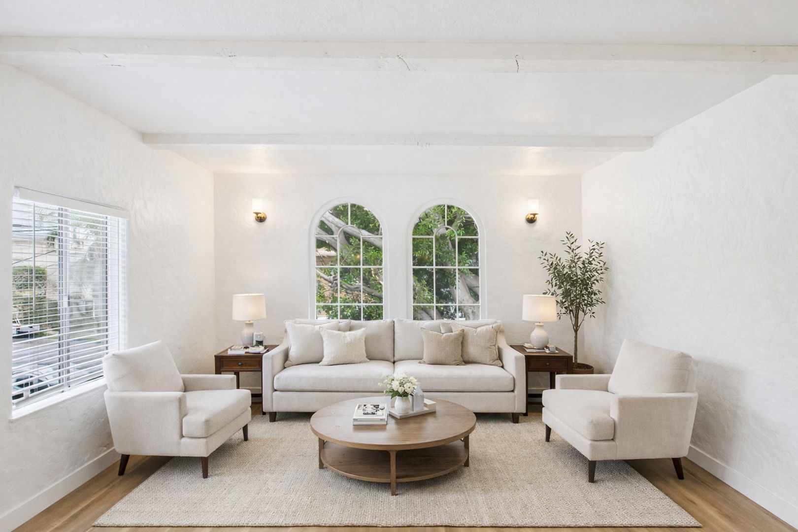 Long Beach Apartment: 1533 East 3rd Street