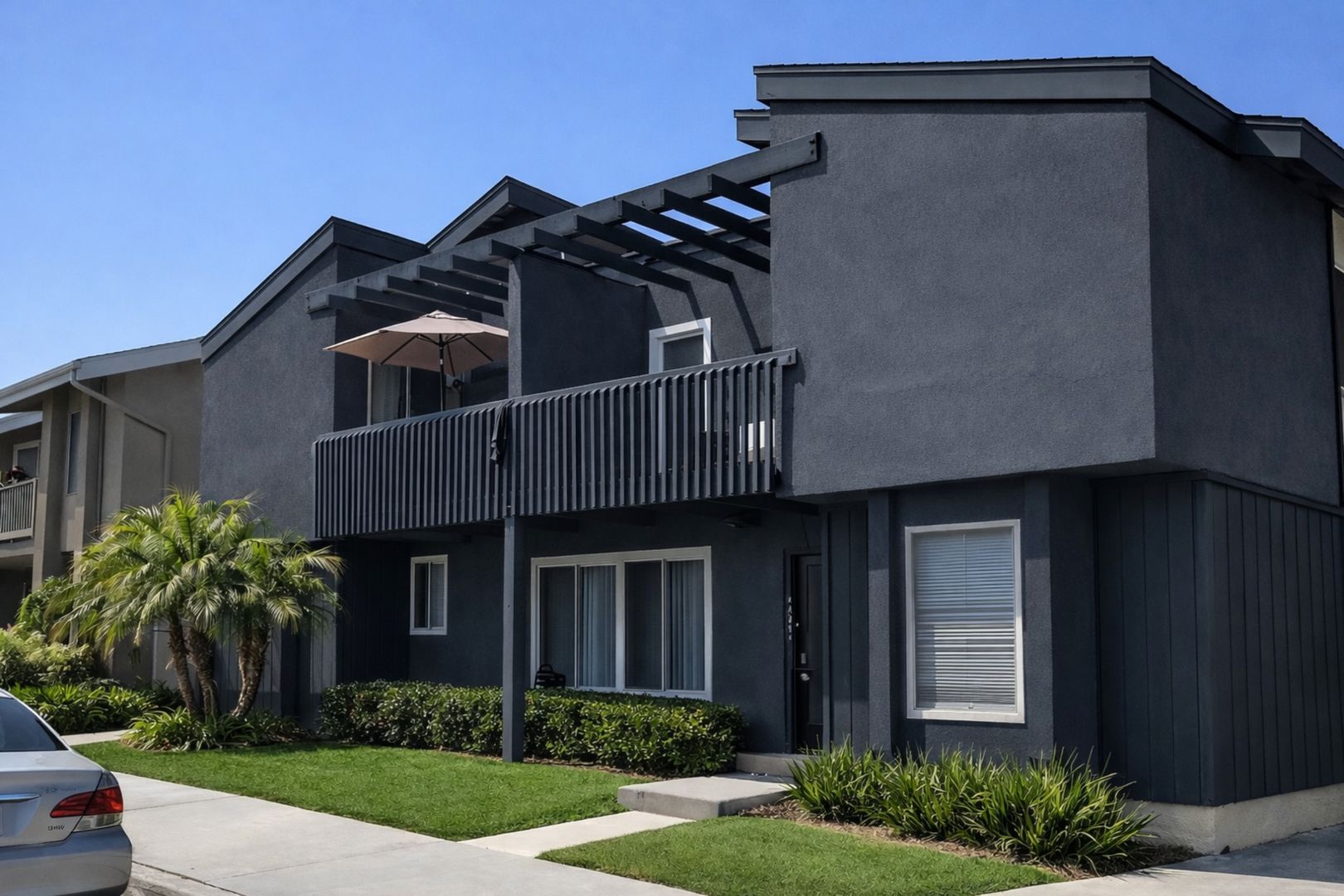 Huntington Beach Apartment: 16951 Hoskins Lane
