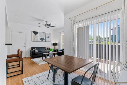 Bright Modern 2 Bedroom Apartment on TxState Bus Route - 100% Off First Full Month's Rent