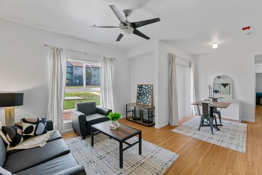 Bright Modern 2 Bedroom Apartment on TxState Bus Route - 100% Off First Full Month's Rent