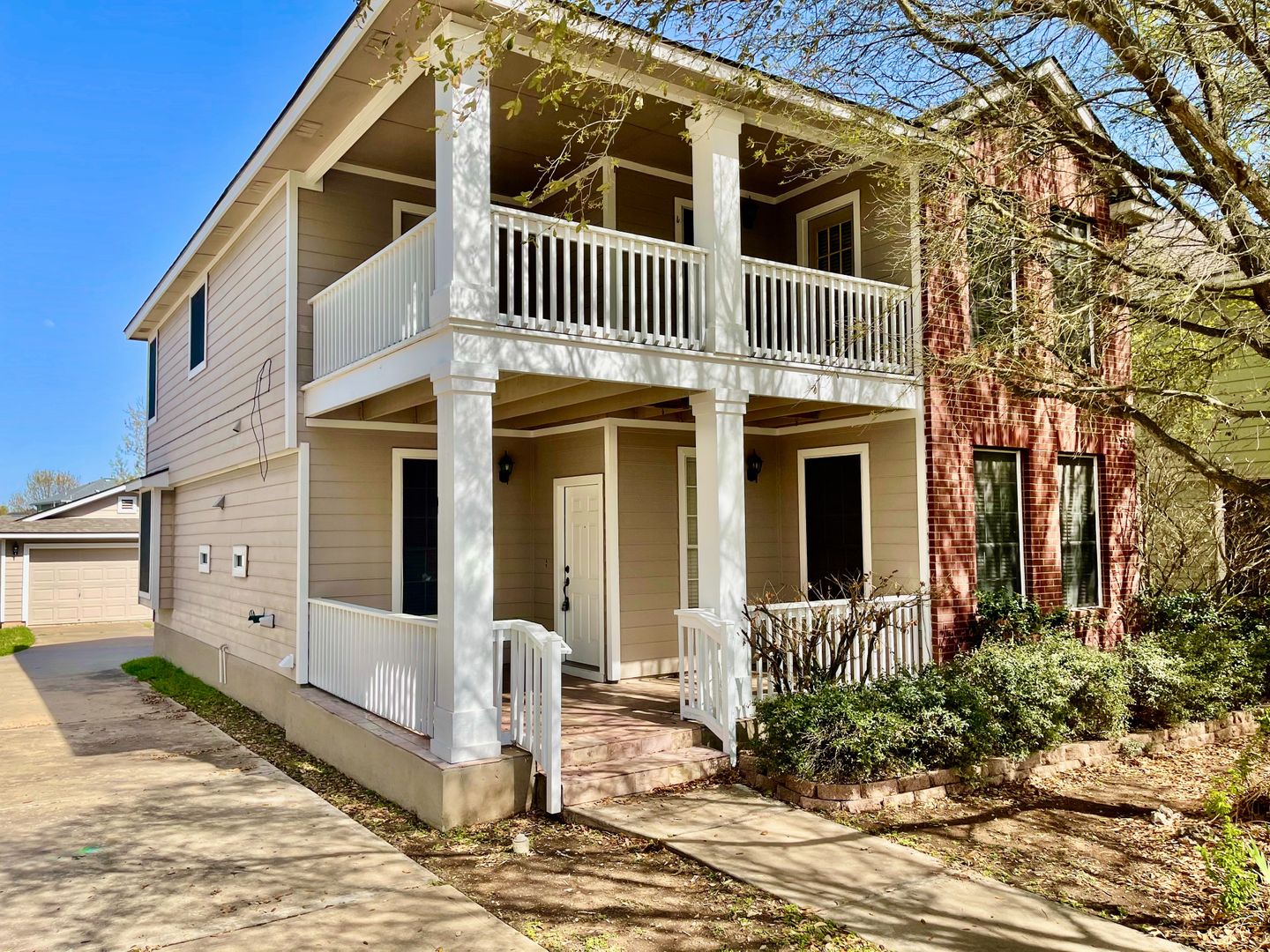 Spacious Home with Multiple Outdoor Living Areas - Fresh Paint and New Carpet!