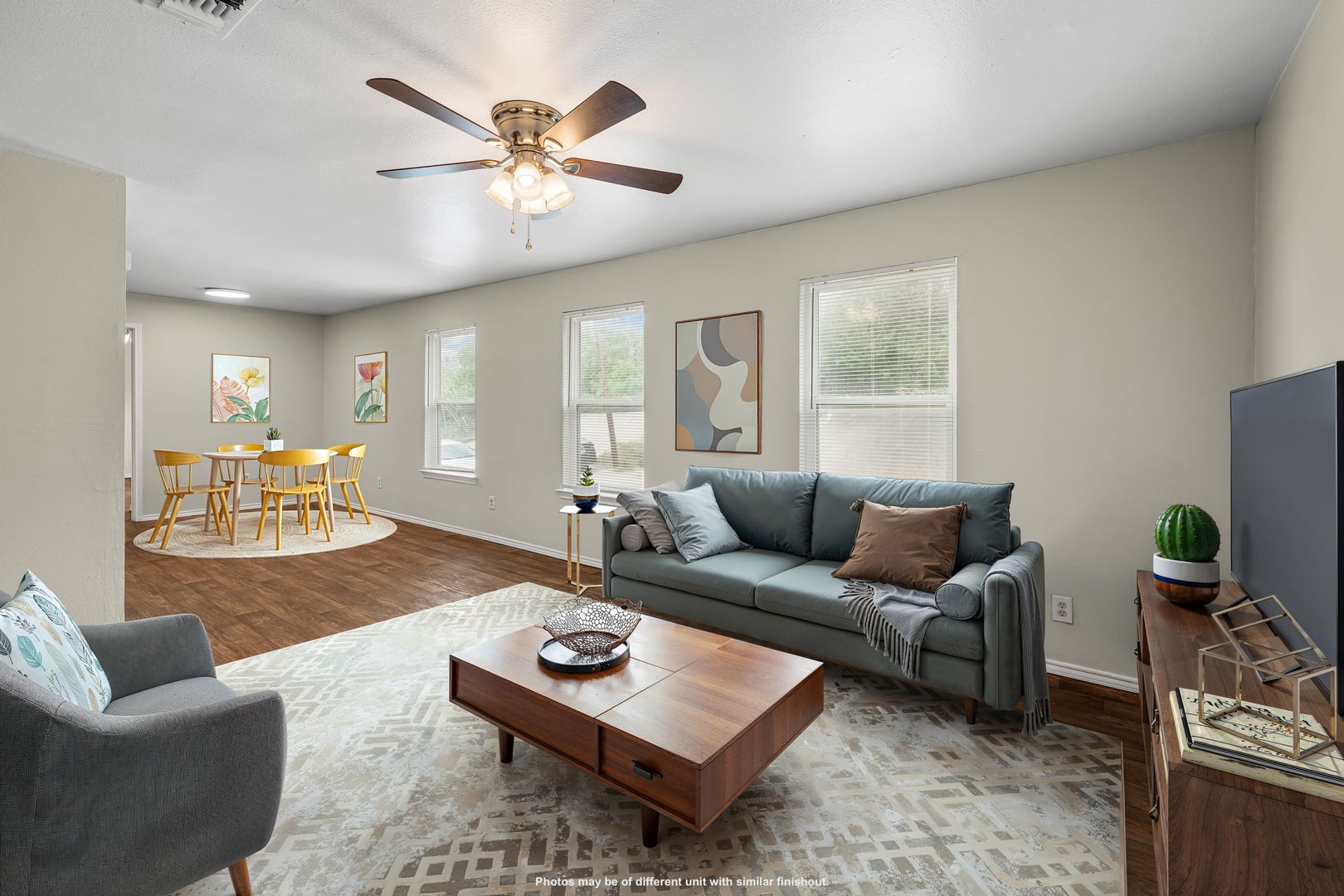 1009/1011 Advance St