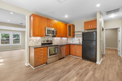 333 W Hutchison - Live, Work, Play! – photo 1