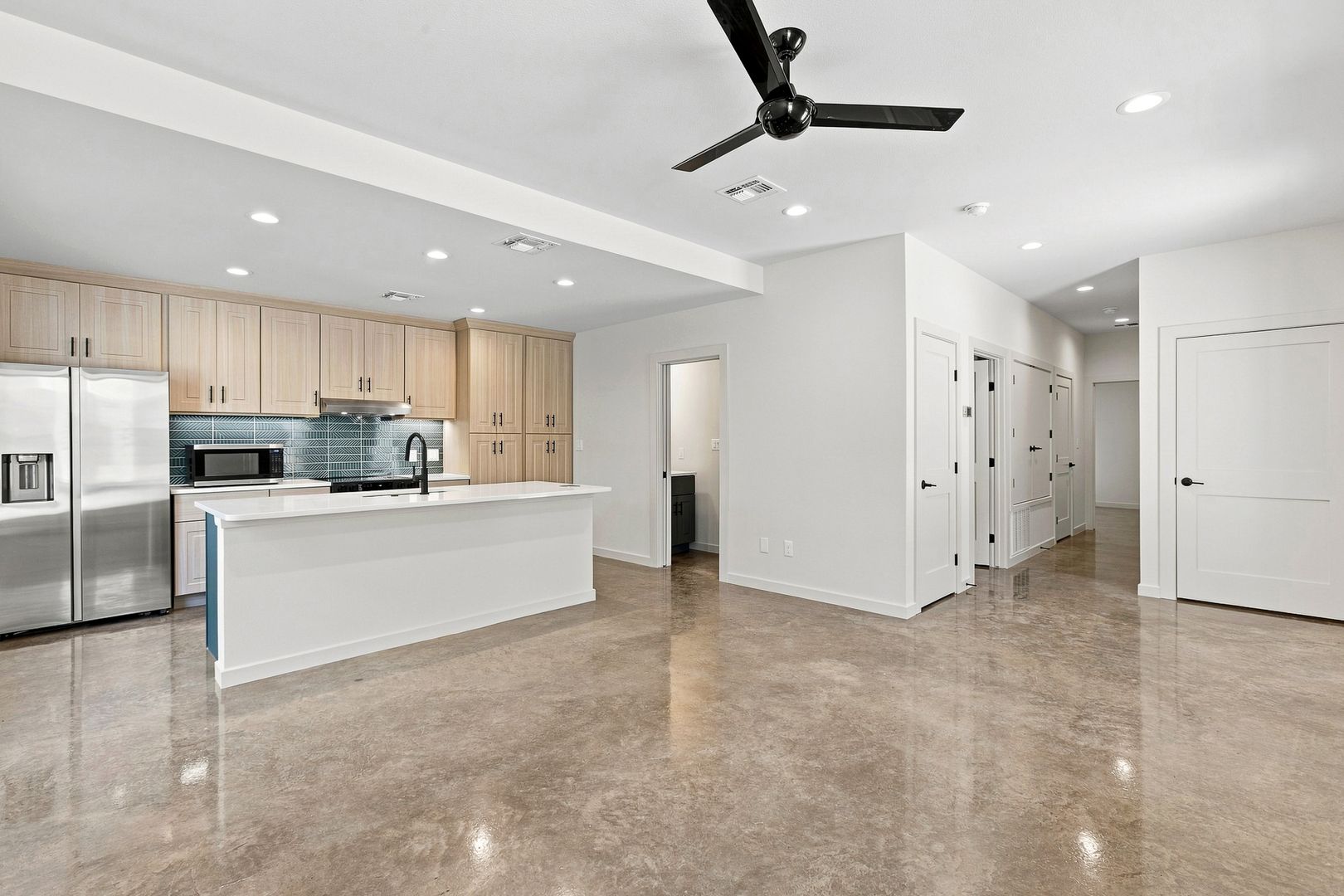 San Marcos Townhome: 411 W San Antonio St