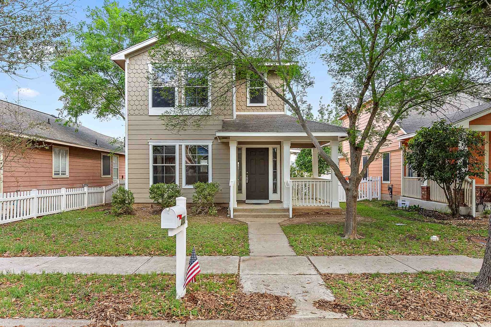 Kyle House: 280 Strawn