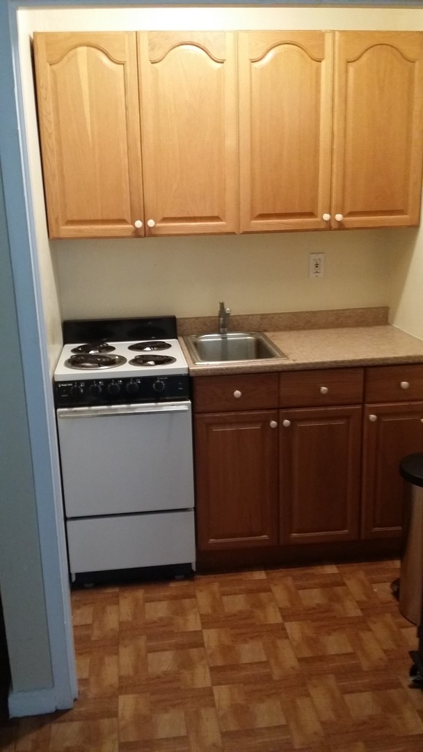 LAKEWOOD House: 11720 EDGEWATER DRIVE #313