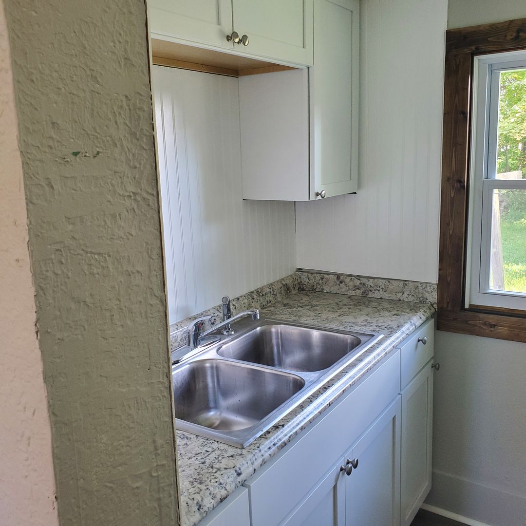 LORAIN House: 1543 REID AVE
