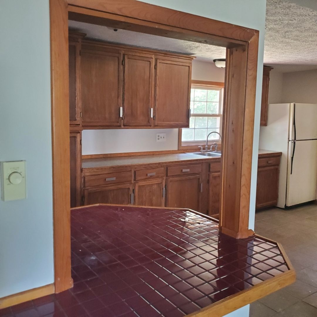 SHEFFIELD LAKE House: 4895 ROSEWOOD DR