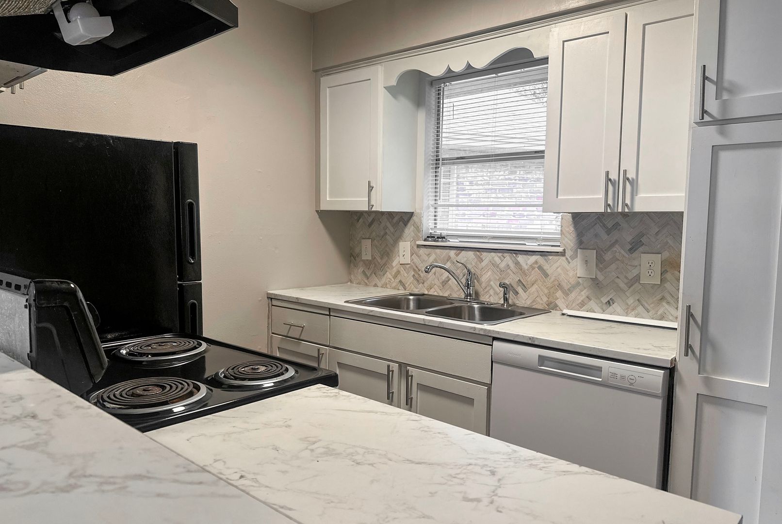 Texarkana Apartment: 2400 Brookridge