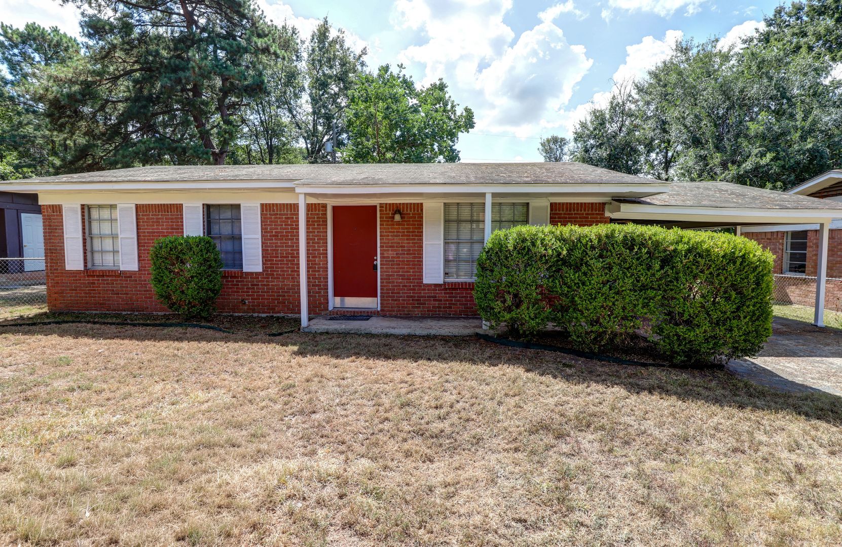 Texarkana House: 711 Hillview Street