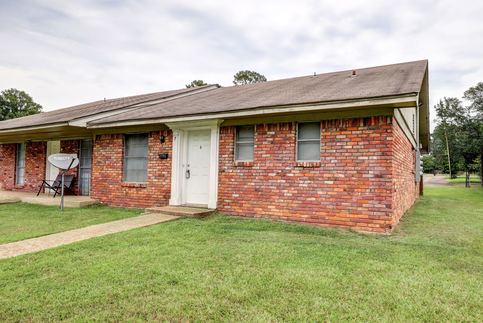 Texarkana Apartment: 2400 Brookridge
