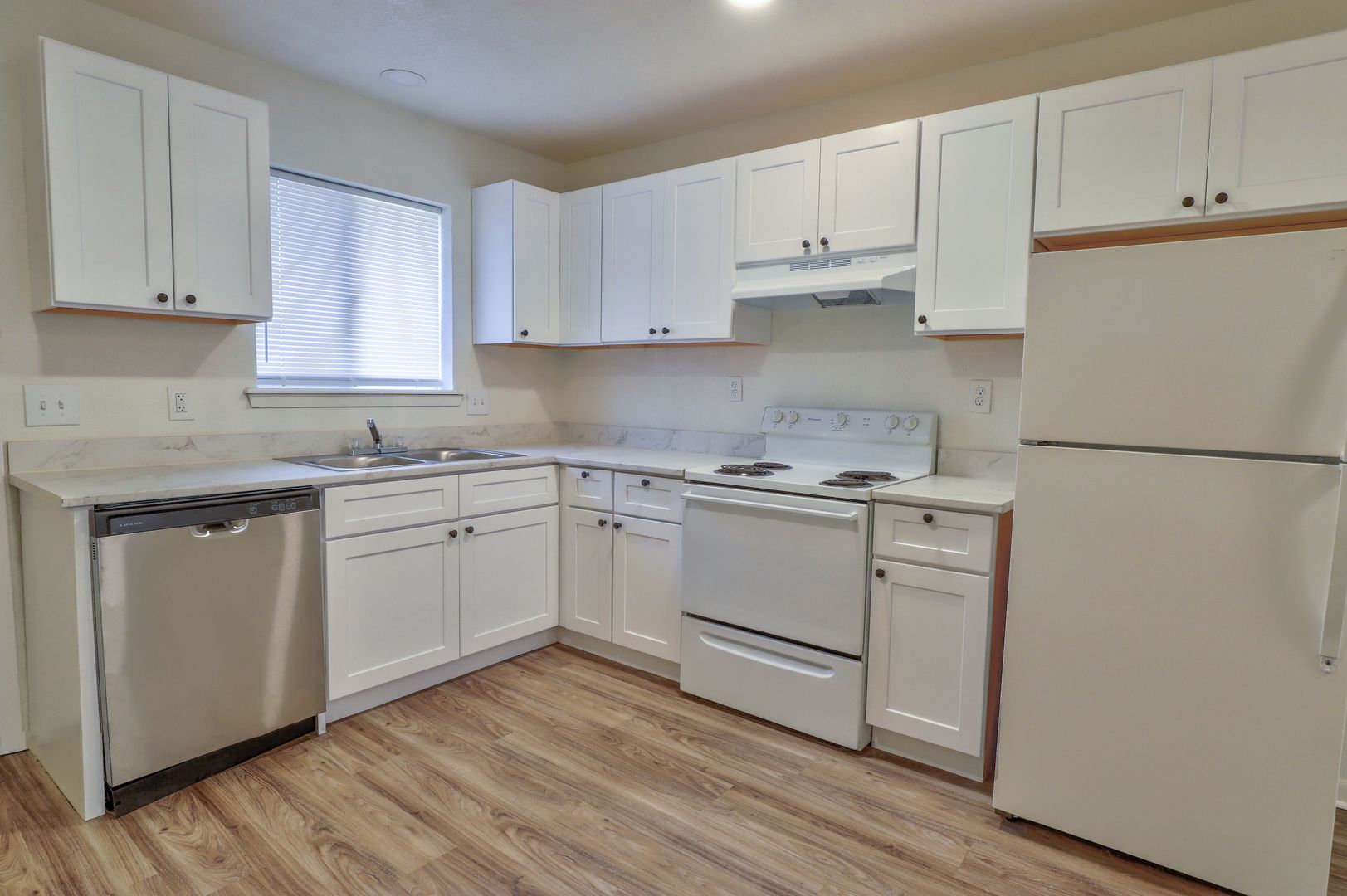 Texarkana Apartment: 2400 Brookridge