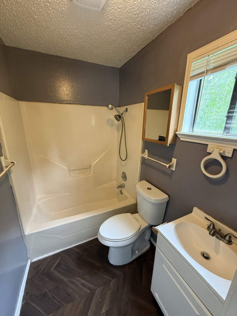 Austin House: 4511 Little Hill Circle