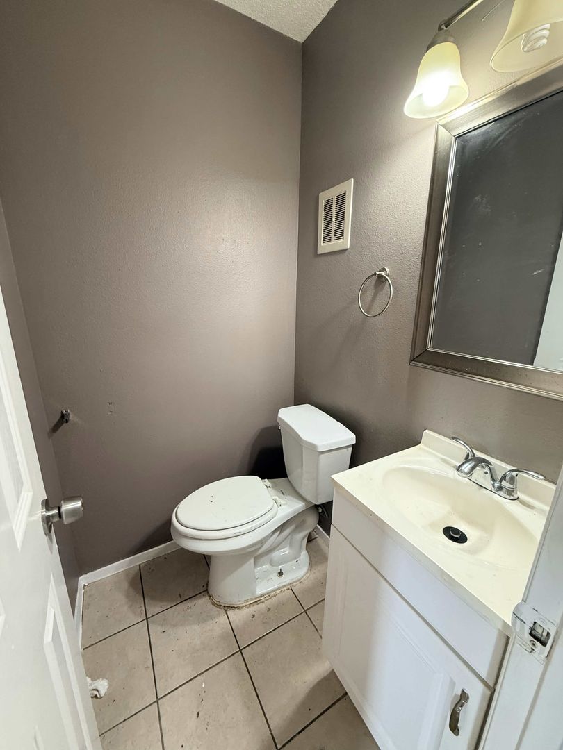 Austin Apartment: 2000 Dexmoor Drive
