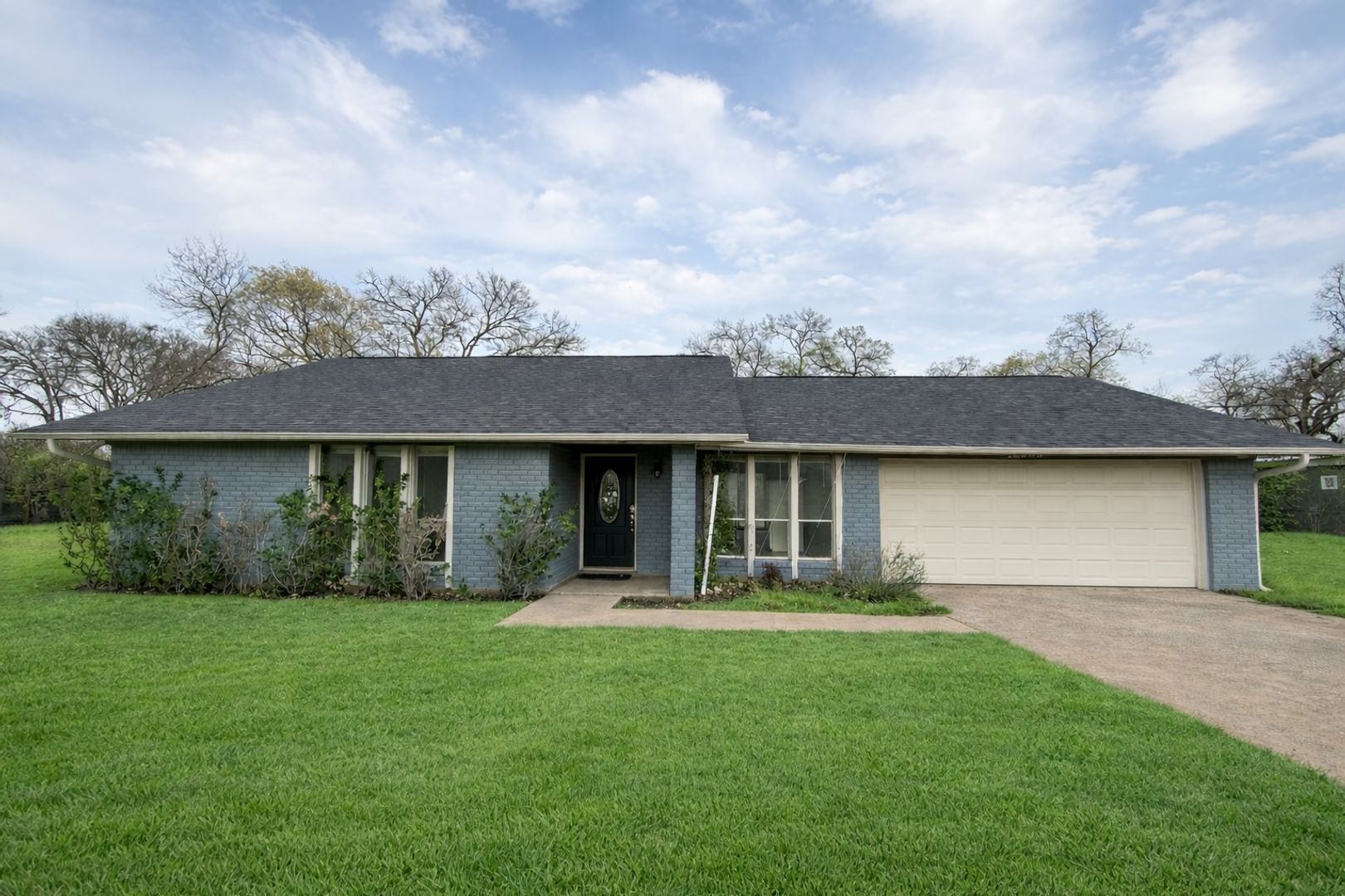 Manchaca House: 12603 Topper Lane