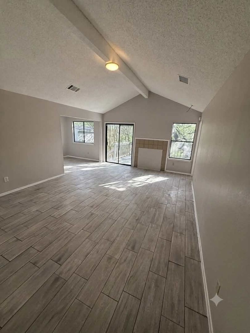 Austin House: 12058 Trotwood Dr