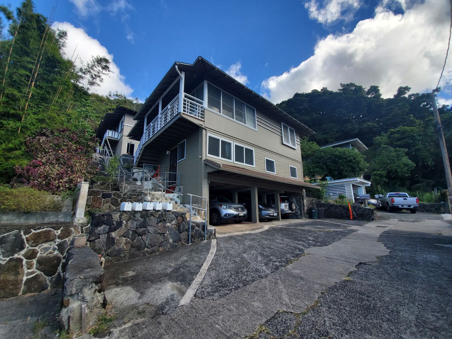 Honolulu Apartment: 835 Puunani Place