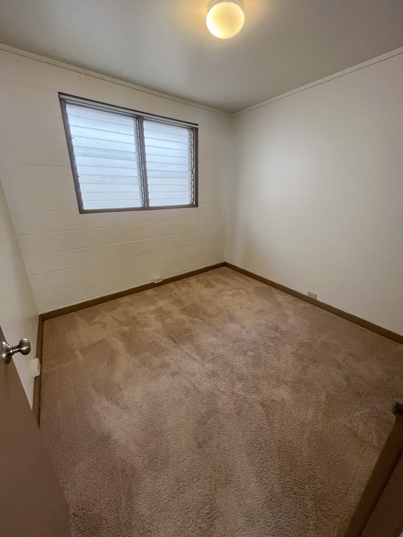 Honolulu Apartment: 2721 Waialae Ave. - Unit E