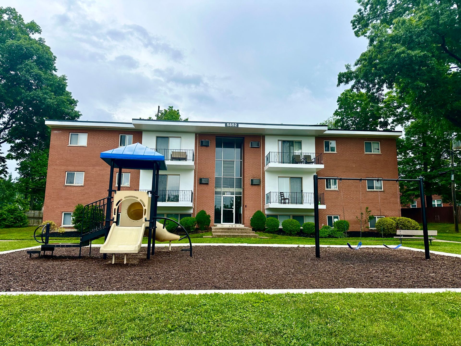 Cincinnati Apartment: 5850-5854 Pameleen Court