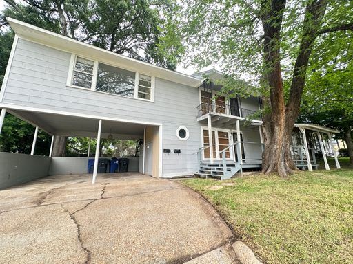 MOVE IN SPECIAL - HALF OFF FIRST FULL MONTH'S RENT – photo 1