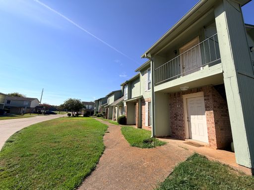 1 Bed 1 Bath Rental at 5705 East Texas Street, Unit 33, Bossier City, LA – photo 1