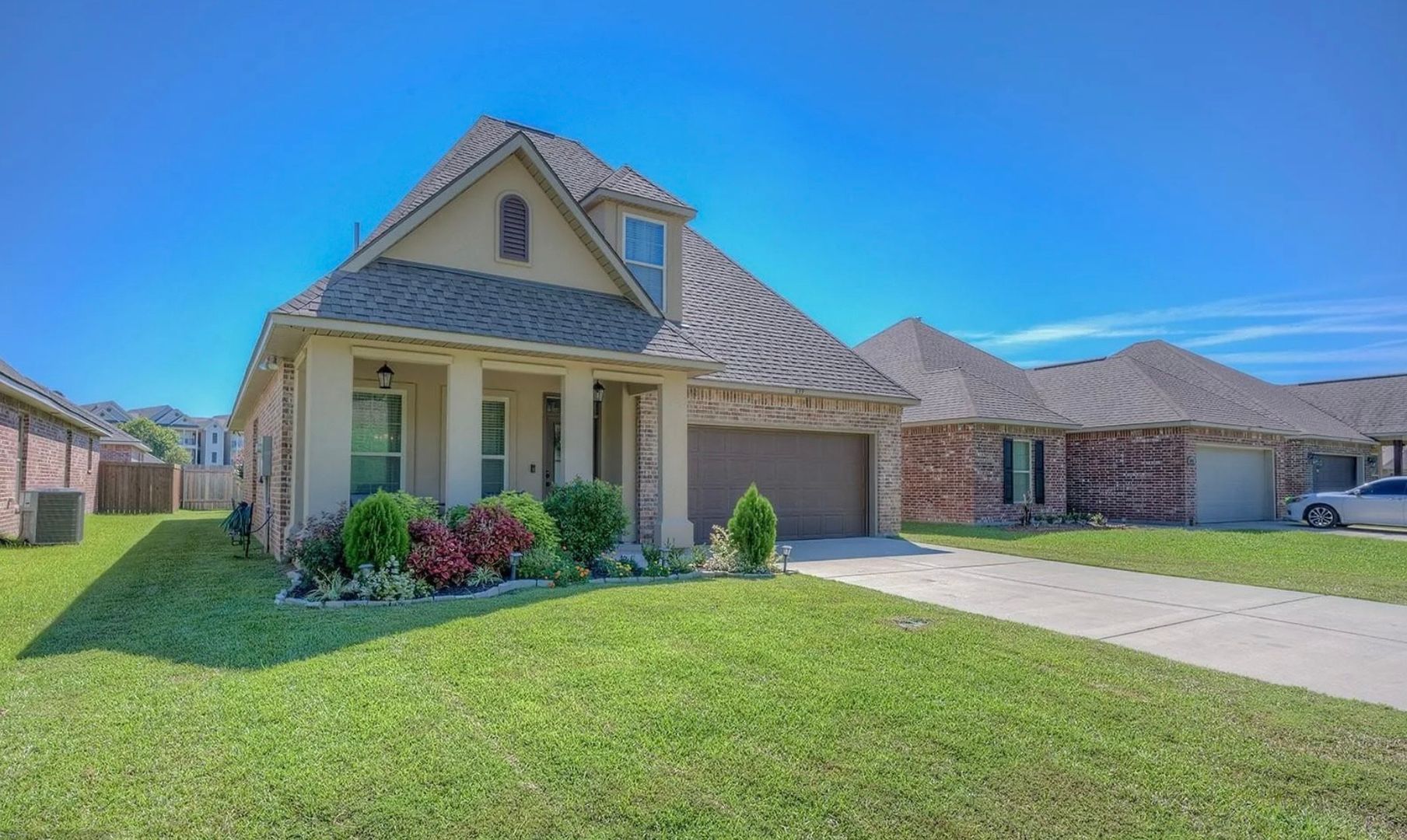 Shreveport House: 639 Riverscape Drive