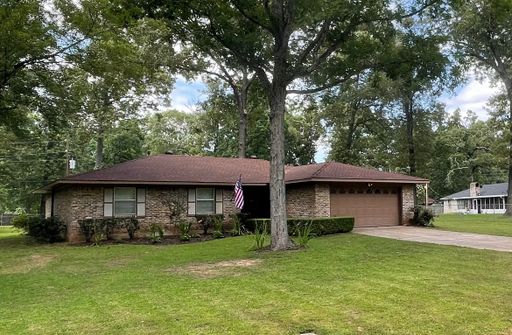 Fresh paint and New Flooring.... DOGWOOD Close to Barksdale Air Force base.. – photo 1