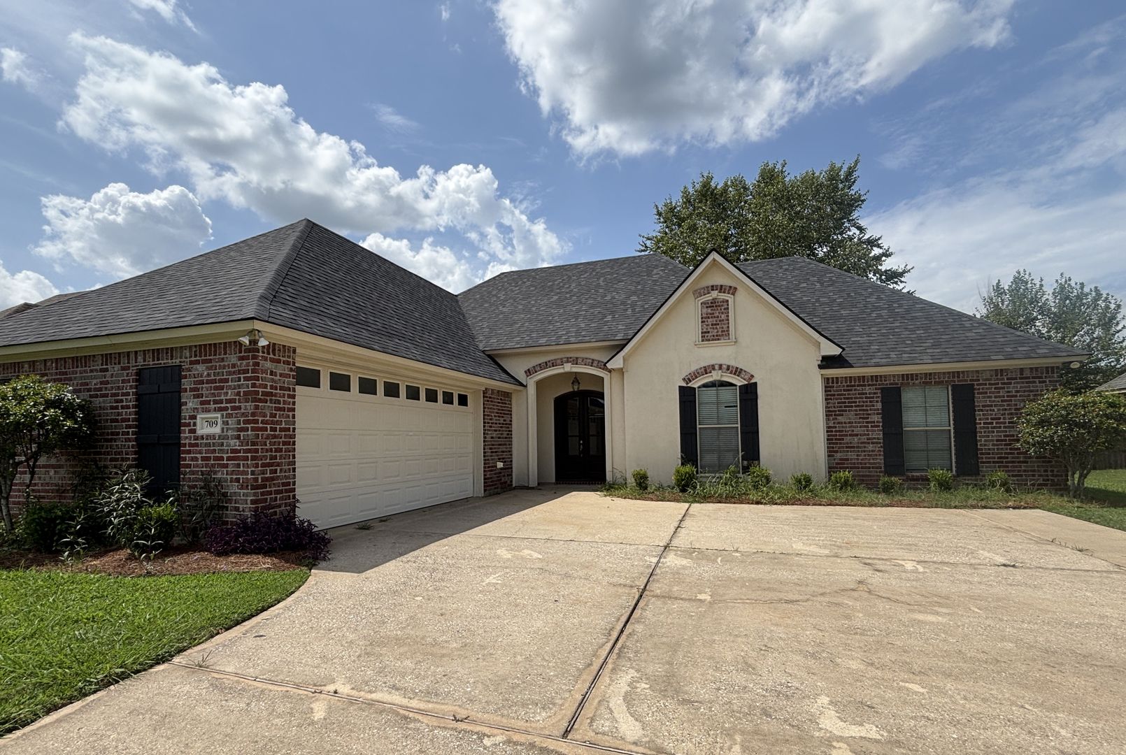 Bossier City House: 709 Reeds Reef