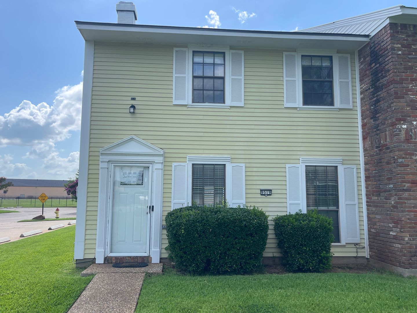 Townhome in Gated Community 