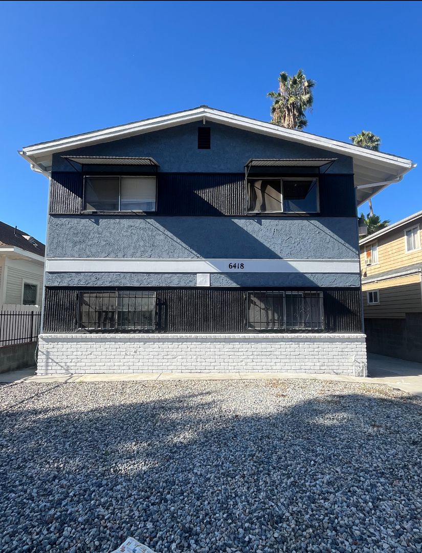Los Angeles Apartment: 6418 Garvanza Ave