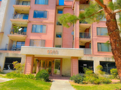 Gorgeous 2 bedroom 2 baths unit with GREAT VIEW! – photo 1